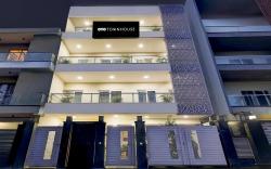 Super Townhouse Hotel Sec- 54 Golf Course Road