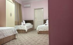 Dreamer's Den Hostel and Tours