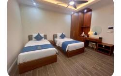 Phòng đôi 2 giường tại khách sạn Royal Louis HN 