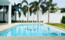 Magnitude Luxurious 6 Bedroom Pool Villa