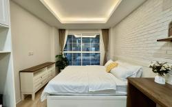 LY LAKESIDE HOUSE
