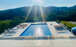 Green panorama Vrdnik