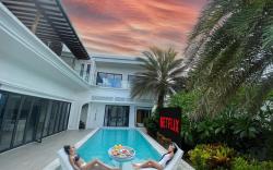 Luxury Villa with Maid