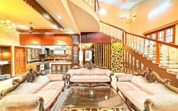 Wooden Whispers Traditional Luxe Spacez Villa