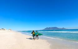 Unwind at Coral Bloubergstrand - Beachfront