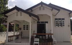 Norn Nab Dao Whitehouse