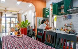 Laoxao Lakeview Homestay