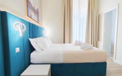 Nicole Suite