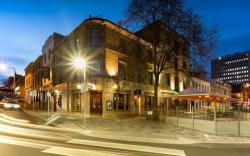 Customs House Waterfront Hotel