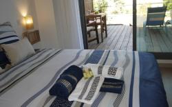 Modern Studio with Private Terrace & Pool – 15 min from Aix TGV 
