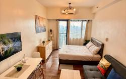 Makati Luxury Hotel Room  Balcony Air Residence