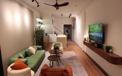 5 Min Walk to BTS - New Listing