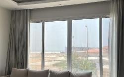 غرفه نوم وصاله مطله على البحر