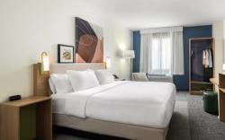 Spark by Hilton Shawnee