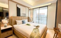 Modern Minimalist Studio at Gold Coast By Travelio