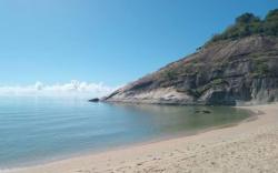 Nice pool villa by the beach