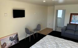 Raymar Motor Inn