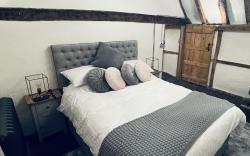 Ye Olde Cottage