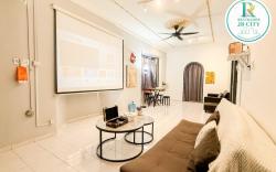 NanaSuite. TamanDaya @3BR 8Pax NearAustinWaterpark