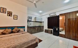 Cozy Studio with King Bed & Modern Comforts