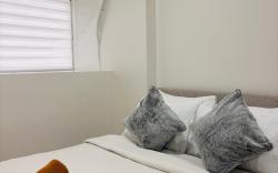 * * WV 28 Serene Balcony Spot