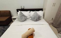 * * WV 25 Minimalist Chic Stay