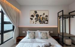 Seaview 2BR Apartment @Jesselton Quay T20908