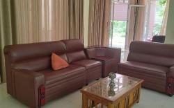 Lush Lakeside Nature's Nook!