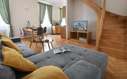 White Swan Boutique Apartments