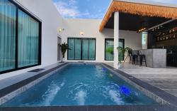 Beloved Bliss Pool Villa Bangsaen