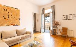 Designer's three bedroom apartment with terrace