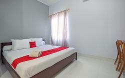 RedDoorz near Universitas Jenderal Soedirman 4