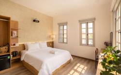 Chạm's Hotel & Homestay