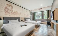 Yimi Hotel Guangzhou Huawei R&D Center Baiyun Motorcycle Parts City