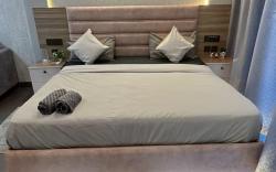 Cozy and luxury downtown suite