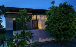 TinDin​ Nature​House​