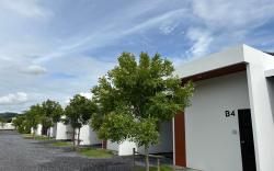 The Six Resort Lopburi