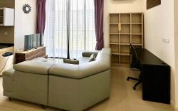 D’pristine 4 bedroom 1725 apartment opp Legoland