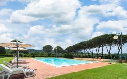 Farmhouse in Bucine with pool