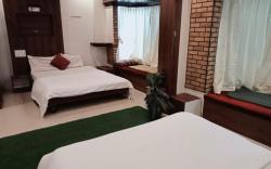 Hotel Raj Empire