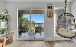 The Palm Exclusive Tropical Luxury on the Water