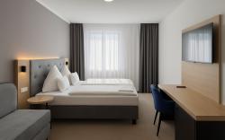 HI Grand City Hotel