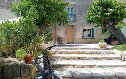 Gîte Plaissan-Chez Laure&Marc 