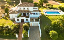 San Roque Golf Club Luxury 4-bed Villa + Swim Pool