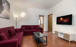 Elegant Apartment with Cathedral View!