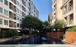 Studio Near Mall+Street Parking