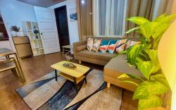 Bloomstone Urban Chill Cabin