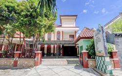 Hotel O Solo near RS JIH Solo formerly Azifa Inn