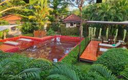 Red Moon Hideaway