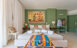 Molo Angioino Suites: Spacious room with terrace